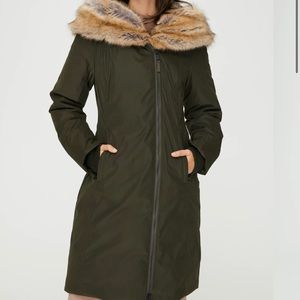 Aritzia babaton st moritz parka size M